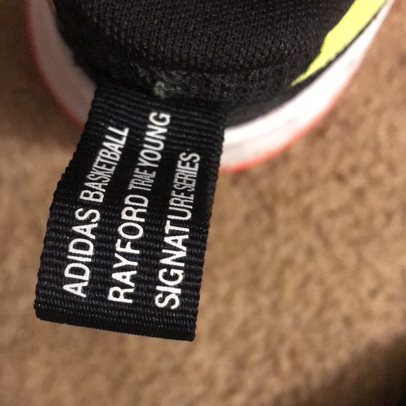 Trae Young adidas signature series So So def Atlanta mens sz 10 - Picture 4 of 6